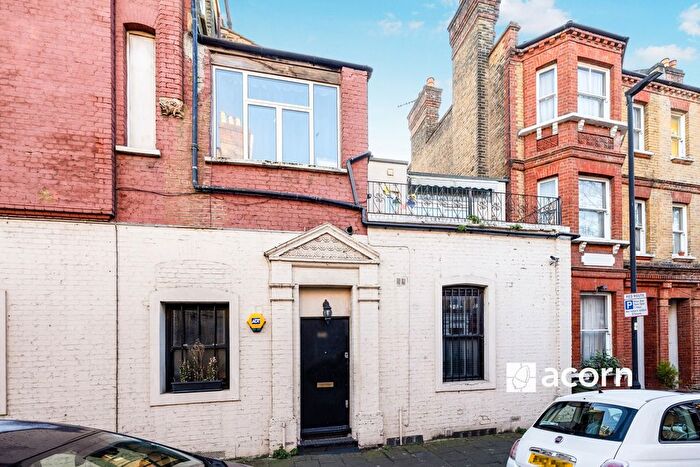 2 Bedroom Flat To Rent In Brixton Road, London, SW9