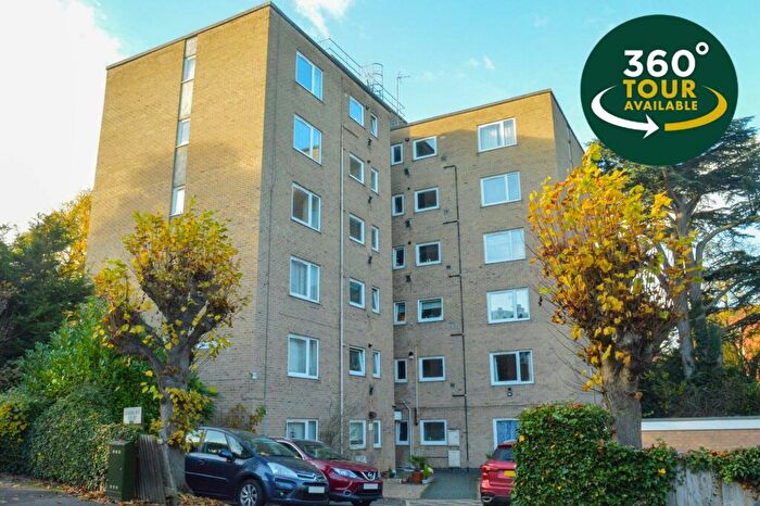 2 Bedroom Flat For Sale In Lyndhurst Court, Stoneygate, Leicester, LE2