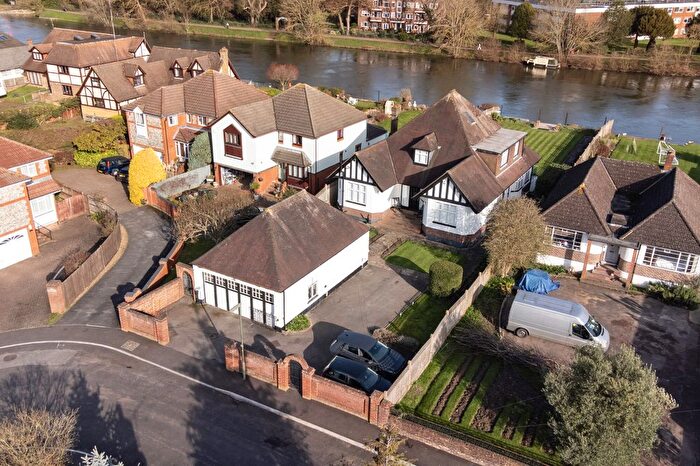 5 Bedroom Detached House For Sale In Mayfield Gardens, Staines-Upon-Thames, TW18