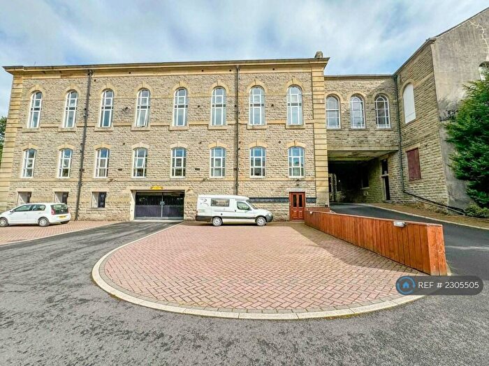 2 Bedroom Flat To Rent In Forest Bank Court, Crawshawbooth, Rossendale, BB4