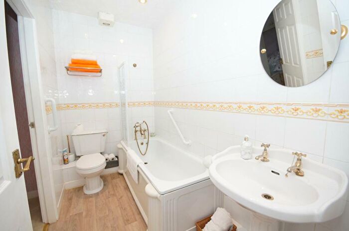 1 Bedroom Apartment For Sale In Albany Road, Southport, Merseyside, PR9