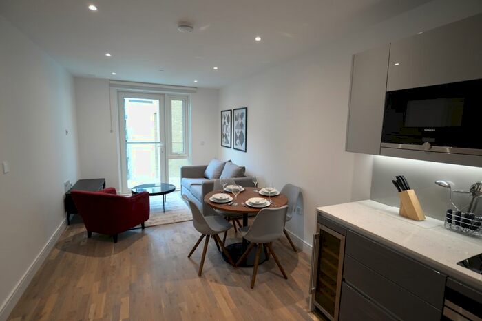 1 Bedroom Flat To Rent In Juniper Drive, London, SW18