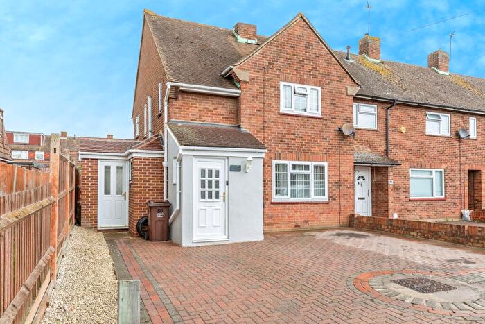 3 Bedroom End Of Terrace House For Sale In Knights Road, Hoo, Rochester, Kent, ME3