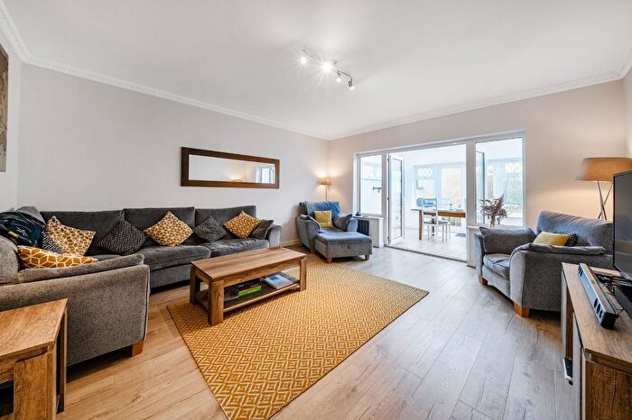 5 Bedroom Semi Detached House For Sale In Rosedene Avenue, Streatham, London, SW16