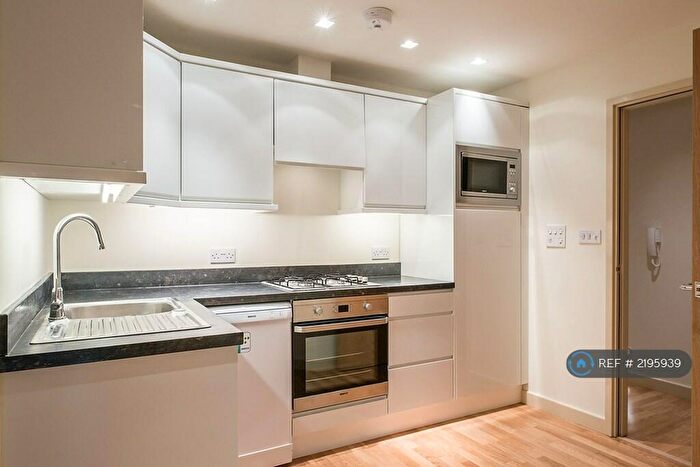 1 Bedroom Flat To Rent In Lower Street, Haslemere, GU27