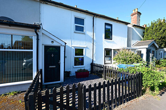 2 Bedroom Terraced House For Sale In Reading Road, Farnborough, GU14