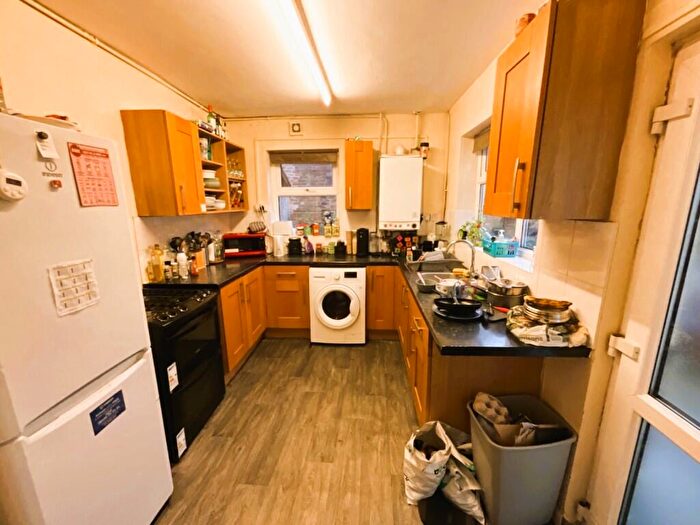 5 Bedroom Semi-Detached House To Rent In Sherwin Grove, Nottingham, Nottinghamshire, NG7