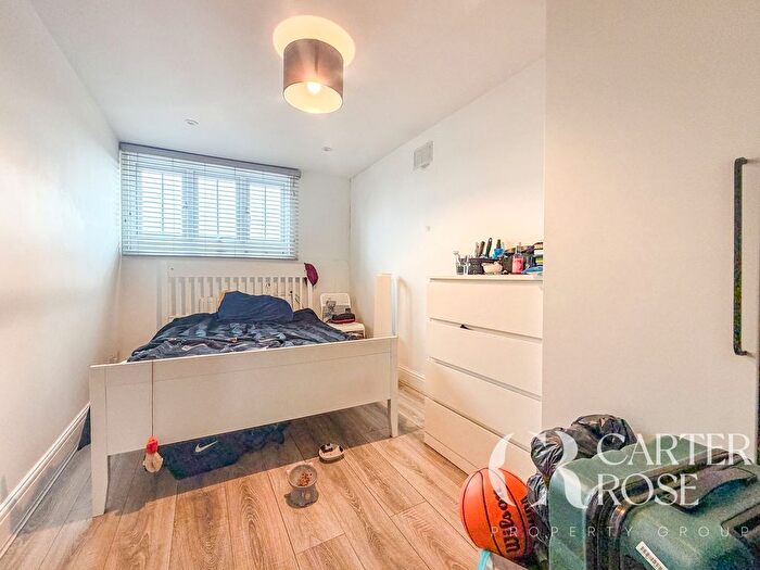 1 Bedroom Flat To Rent In New Cross Road, New Cross, SE14