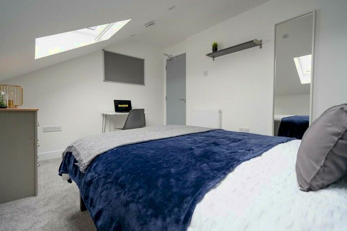 7 Bedroom Terraced House To Rent In Telephone Road, Southsea, PO4