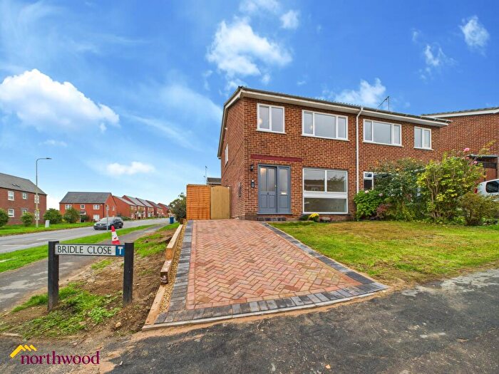 3 Bedroom Semi-Detached House To Rent In Bridle Close, Banbury, OX16