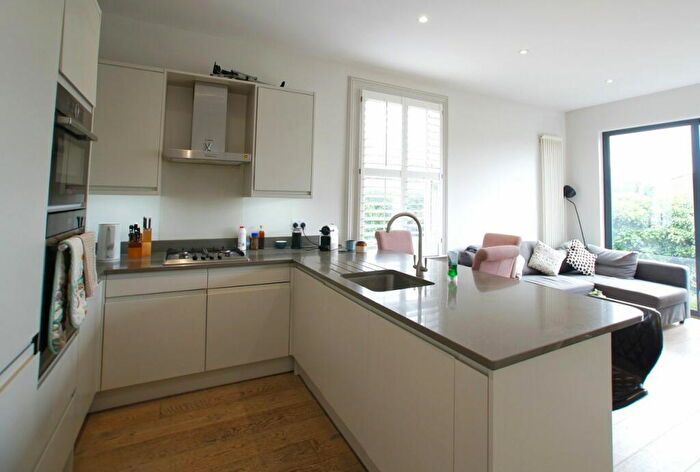 4 Bedroom Maisonette To Rent In Oakmead Road, London, SW12