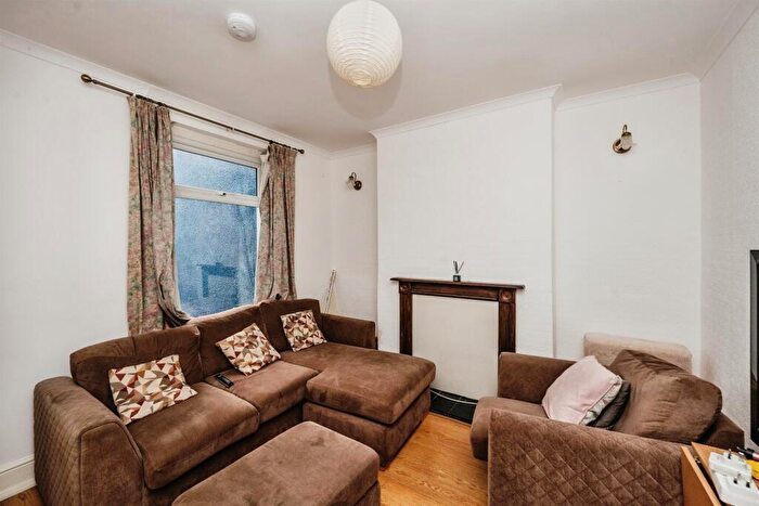 4 Bedroom Terraced House For Sale In Park Place, Brynmill, Swansea, SA2