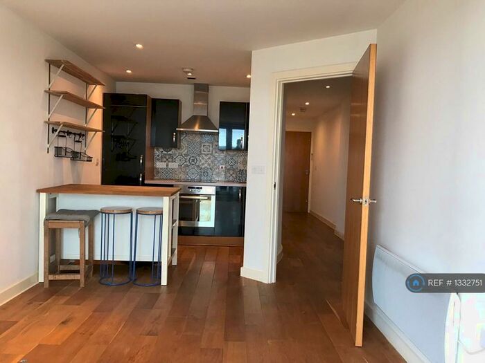 2 Bedroom Flat To Rent In Cross Green Lane, Leeds, LS9