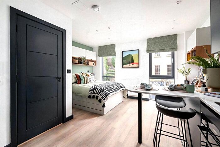 Apartment To Rent In Charlotte Street, City Centre, BS1
