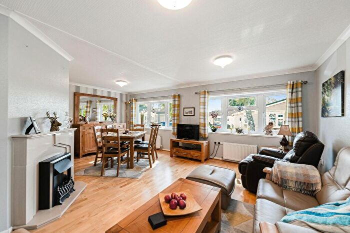 2 Bedroom Park Home For Sale In Beechtree Park, Denny, FK6