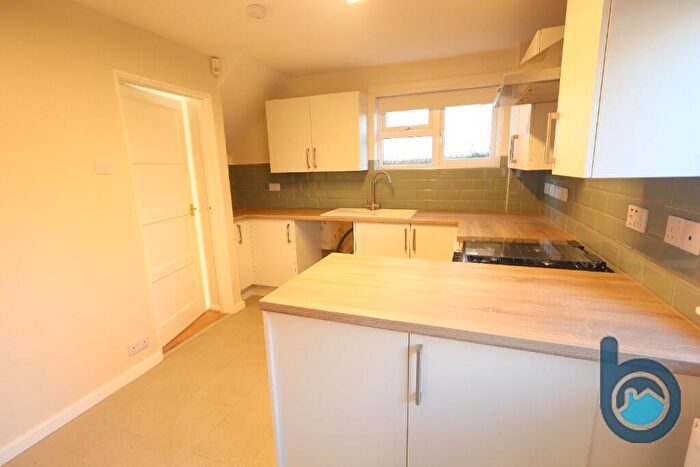 3 Bedroom Semi Detached House To Rent In Kesteven Road, Stamford, Lincolnshire, PE9