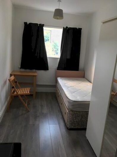 1 Bedroom Flat To Rent In Whitchurch Gardens, Canons Park, Edgware, HA8