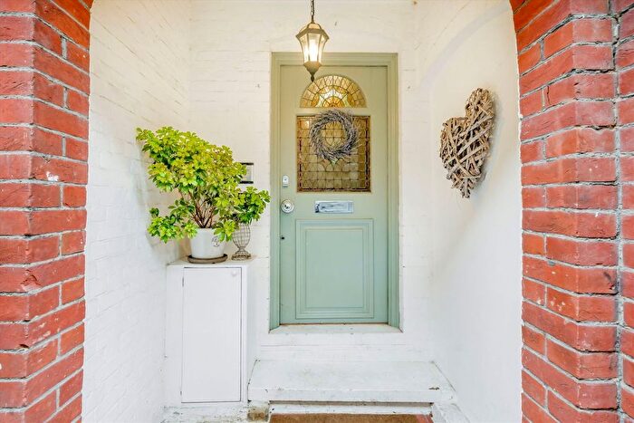 4 Bedroom Maisonette For Sale In Langley Avenue, Surbiton, KT6