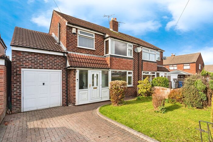 4 Bedroom Semi Detached House For Sale In Harlow Close, Thelwall, Warrington, Cheshire, WA4