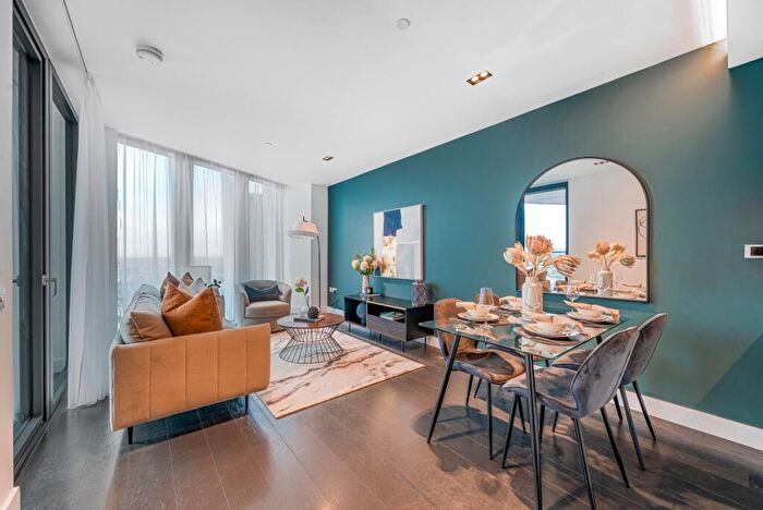 2 Bedroom Flat To Rent In Amory Tower, Marsh Wall, E14