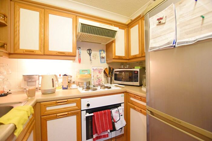 1 Bedroom Flat For Sale In Parkview Court, Brancaster Road, IG2