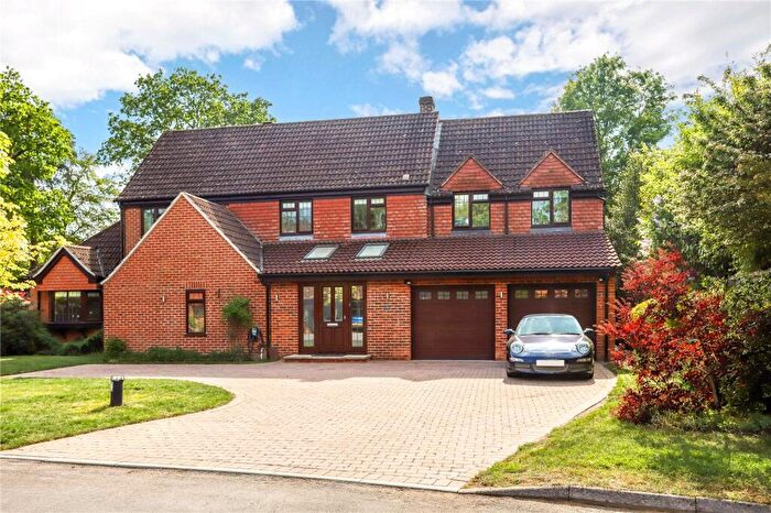 4 Bedroom Detached House For Sale In Meadow Way, Rowledge, Farnham, Surrey, GU10