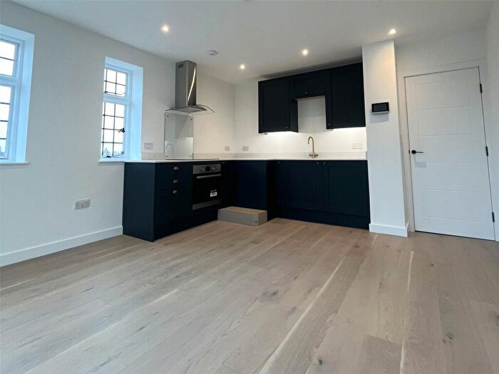 3 Bedroom Apartment To Rent In Cornmarket Street, Oxford, OX1