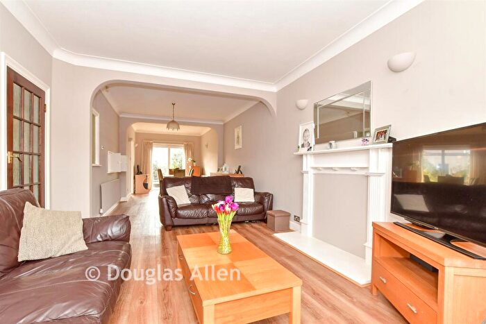 3 Bedroom Semi Detached House For Sale In Primrose Avenue, Chadwell Heath, Essex, RM6