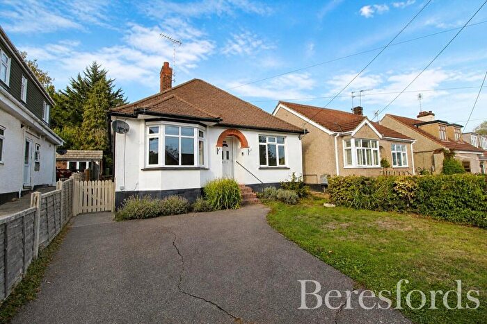 2 Bedroom Bungalow To Rent In Crown Road, CM11