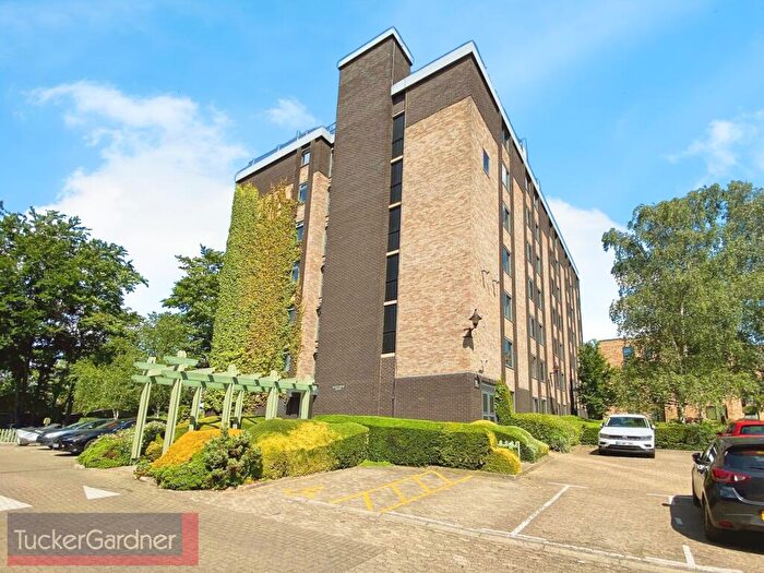 Flat To Rent In Manhattan Drive, Cambridge, CB4