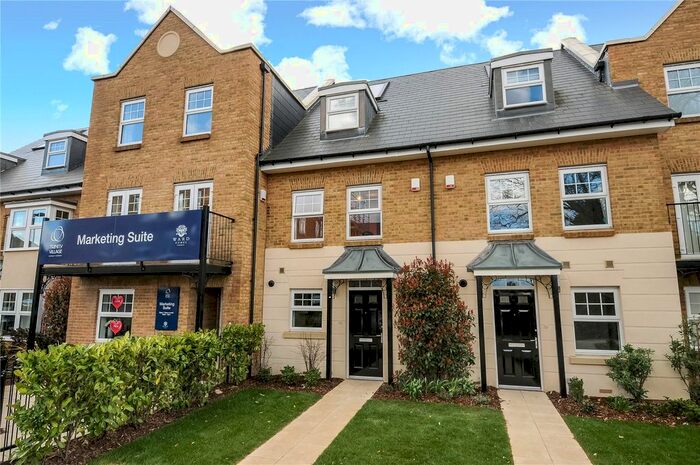 3 Bedroom Terraced House To Rent In Mackintosh Street, Bromley, BR2