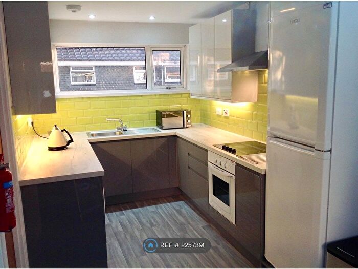 5 Bedroom Terraced House To Rent In Leeson Walk, Birmingham, B17