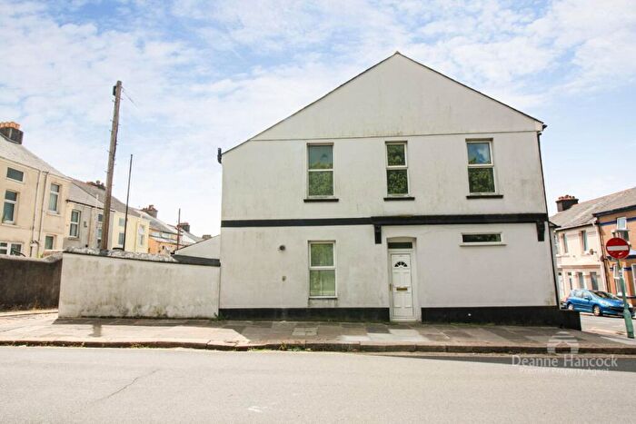 2 Bedroom End Of Terrace House To Rent In Cotehele Avenue, Keyham, Plymouth, PL2