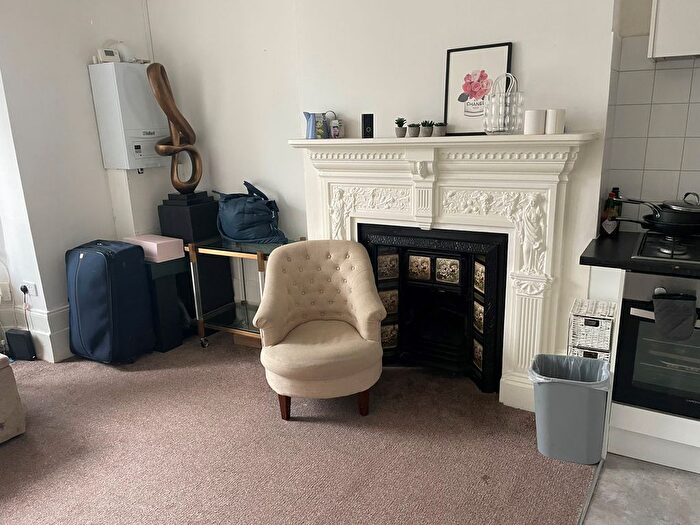 1 Bedroom Flat To Rent In Fortune Green Road, West Hampstead London, NW6