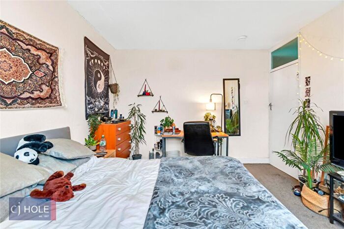 4 Bedroom Terraced House To Rent In Sandling Avenue, Bristol, BS7