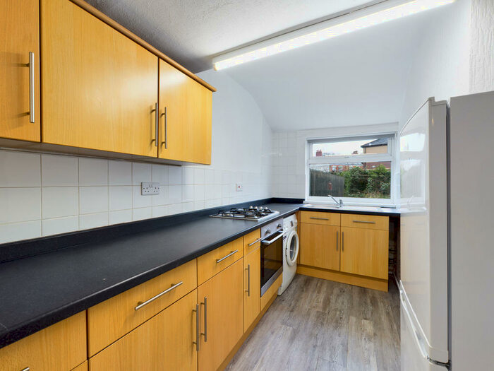 2 Bedroom Apartment To Rent In Duesbery Street, Princes Avenue, HU5