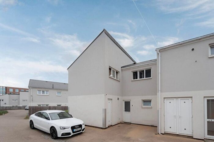 4 Bedroom End Of Terrace House For Sale In The Heights, Charlton, London, SE7