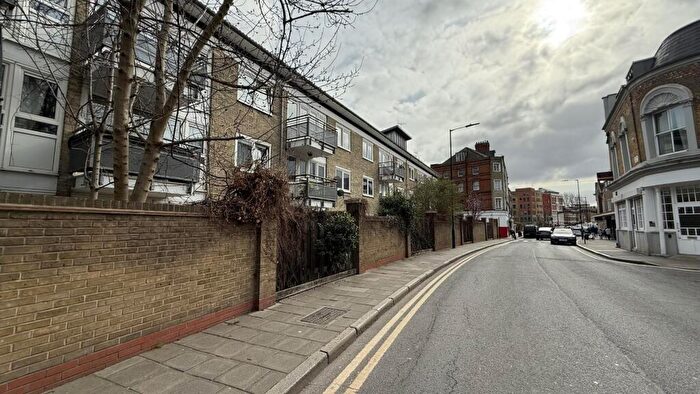 2 Bedroom Flat To Rent In Whitmore Estate, Shoreditch, N1