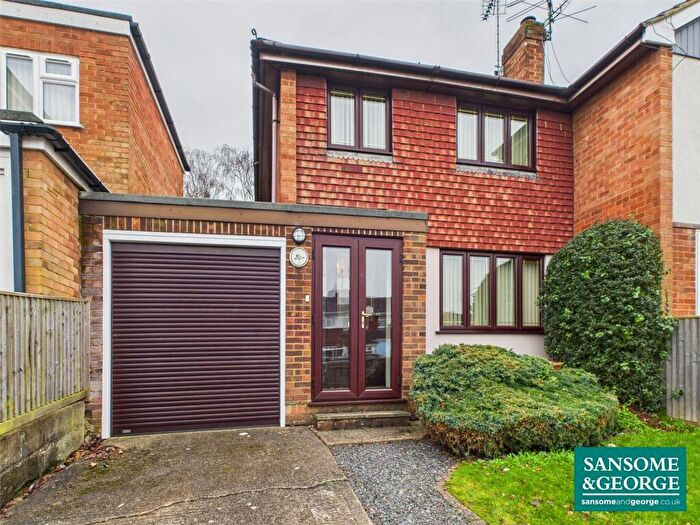 2 Bedroom Property For Sale In Jerome Road, Woodley, RG5