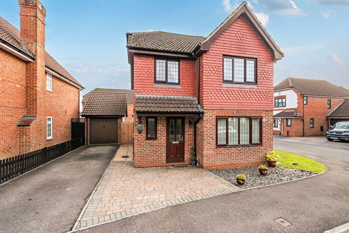 4 Bedroom Detached House For Sale In Avocet Way, Waterlooville, PO8