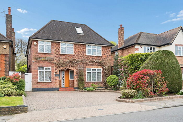 6 Bedroom Detached House For Sale In Chiltern Road, Pinner, HA5