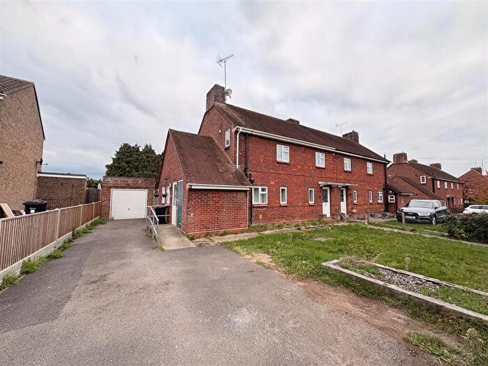 3 Bedroom Detached House For Sale In Wheatfields Road, RG2