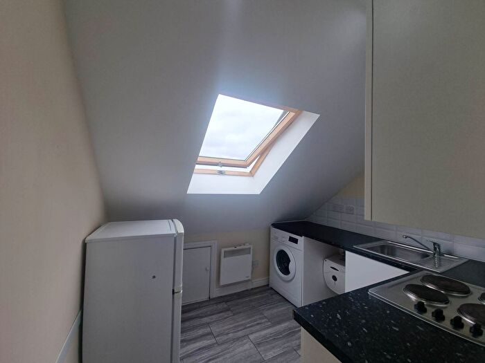 1 Bedroom Flat To Rent In The Roundway, Tottenham, N17