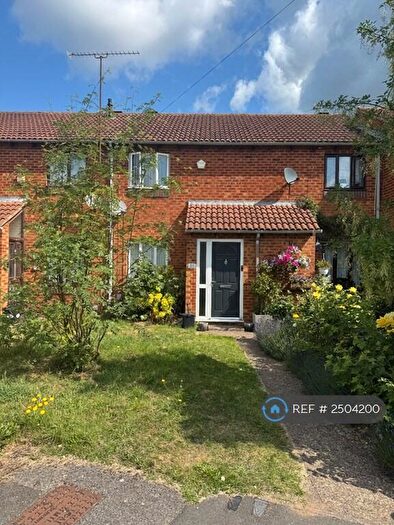 2 Bedroom Terraced House To Rent In Pottery Road, Reading, RG30