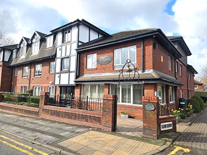 1 Bedroom Flat For Sale In Chester Road, Stockport, SK7