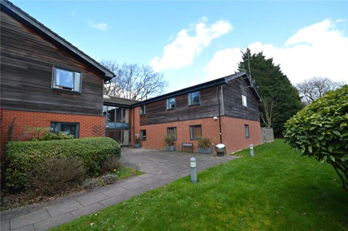 2 Bedroom Apartment For Sale In Wispers Lane, Haslemere, Surrey, GU27
