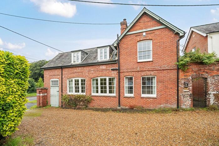 3 Bedroom Detached House To Rent In Bishops Sutton Road Alresford, SO24