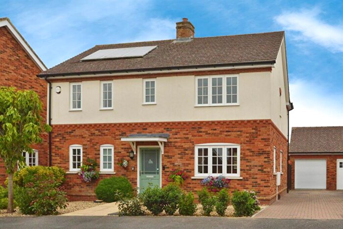 4 Bedroom Detached House For Sale In Harkness Court, Hanslope, Milton Keynes, MK19