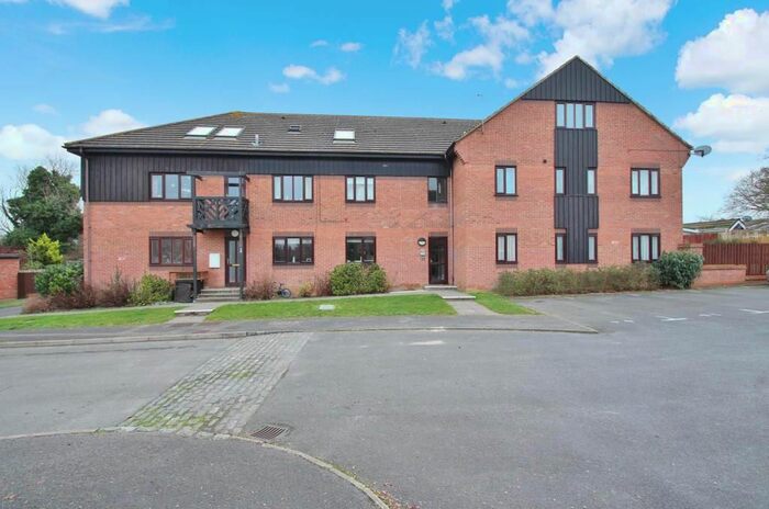 2 Bedroom Flat To Rent In Roebuck Court, Didcot, OX11