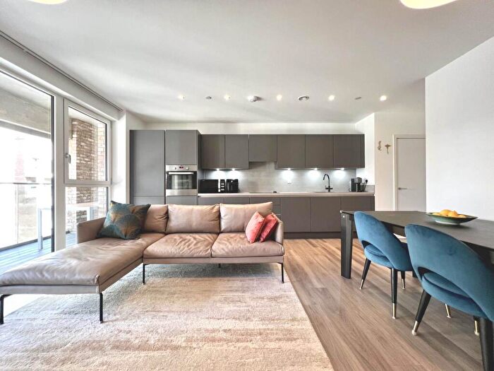 3 Bedroom Flat For Sale In Chapman House, Shipbuilding Way, E13